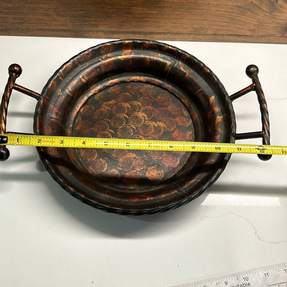 ๐ Decorative Rustic Metal Bowl With Handles Copper Coloured Pattern - Picture 11 of 14